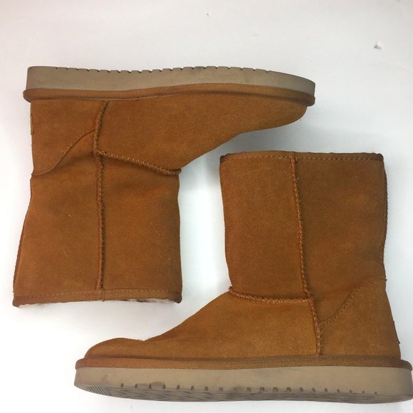 Koolaburra by UGG women sz 8 short chestnut boots. - Picture 1 of 11